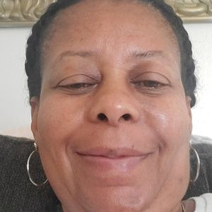 Meet your Posher, Raquel